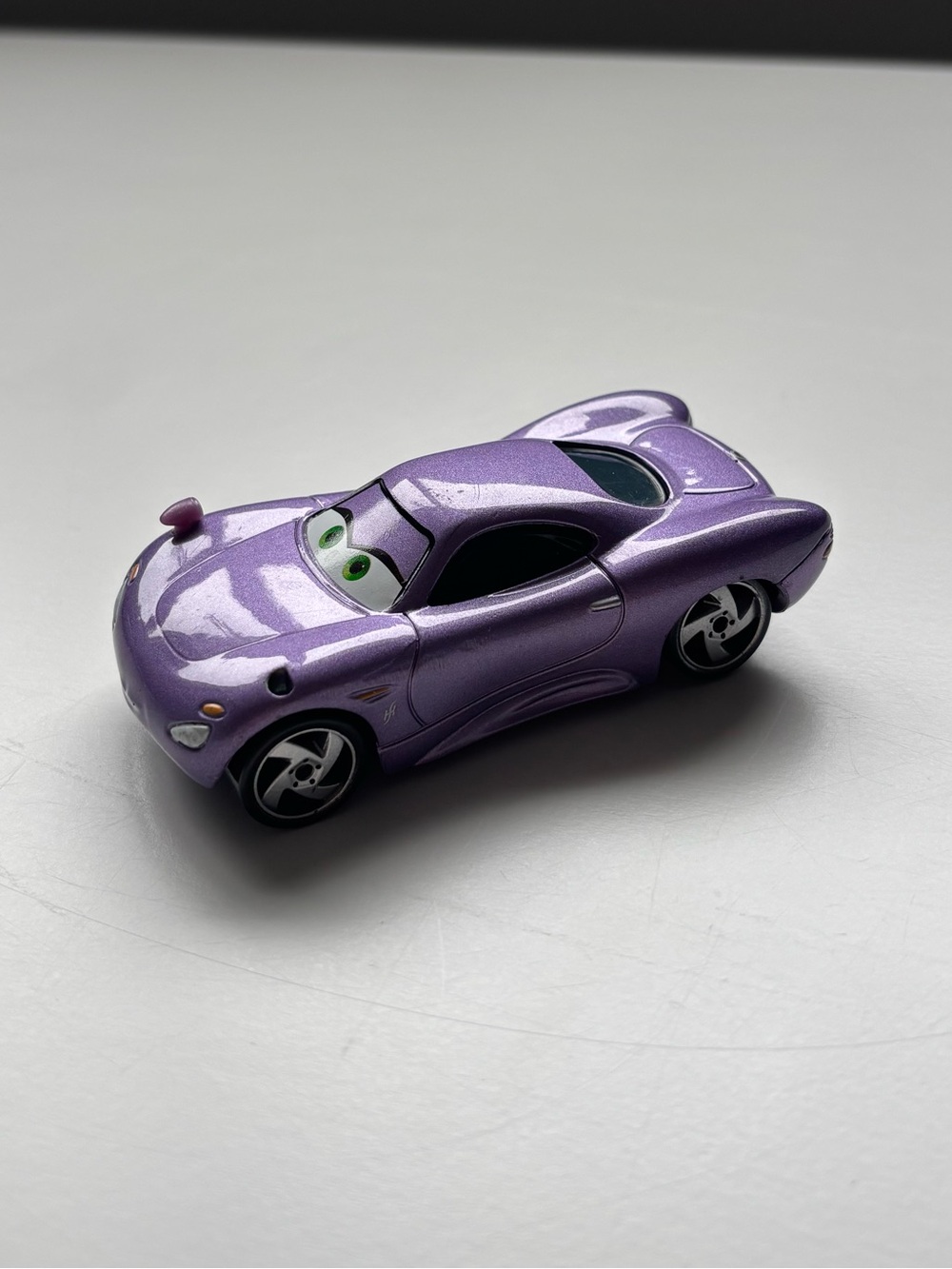 Disney Pixar CARS 2 “Holley shiftwell” British spy